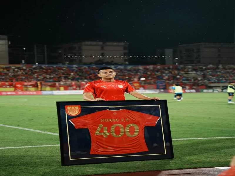 黄希扬:希望在向余望们身上能实现全国球迷的愿望,走向世界杯